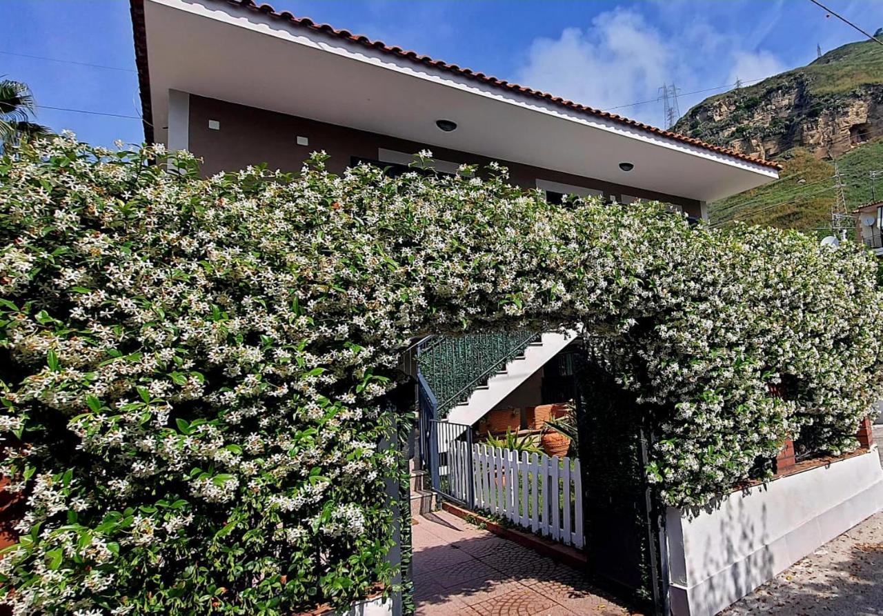 포츠올리 La Casa Di Barry B&B 외부 사진
